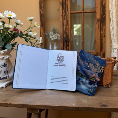 精裝硬殼綁帶筆記本,隨身手記